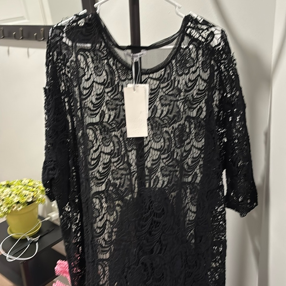 Little White Lies black lace dress
Size medium but runs big